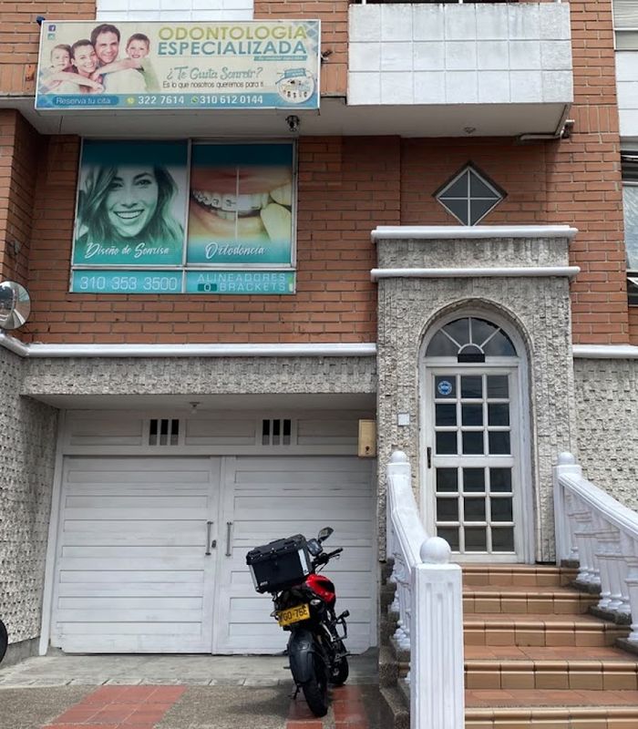 Fachada de Matrix Dental Laureles con sus especialidades